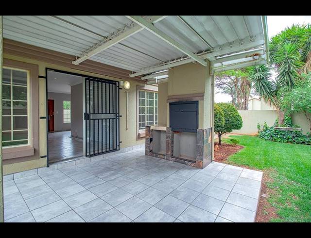 3 BEDROOM TOWNHOUSE FOR SALE IN ANNLIN